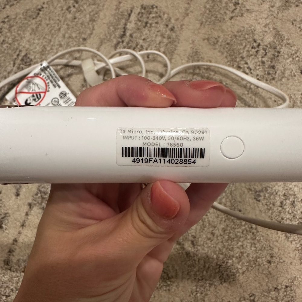T3 SinglePass Curling Wand - Picture 3 of 9